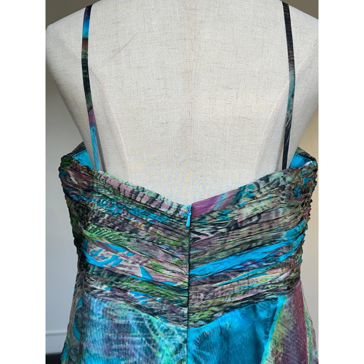 Tony Bowls Silk Peacock Print Dress Women 16 Blue Green Beaded Y2K Cocktail Prom