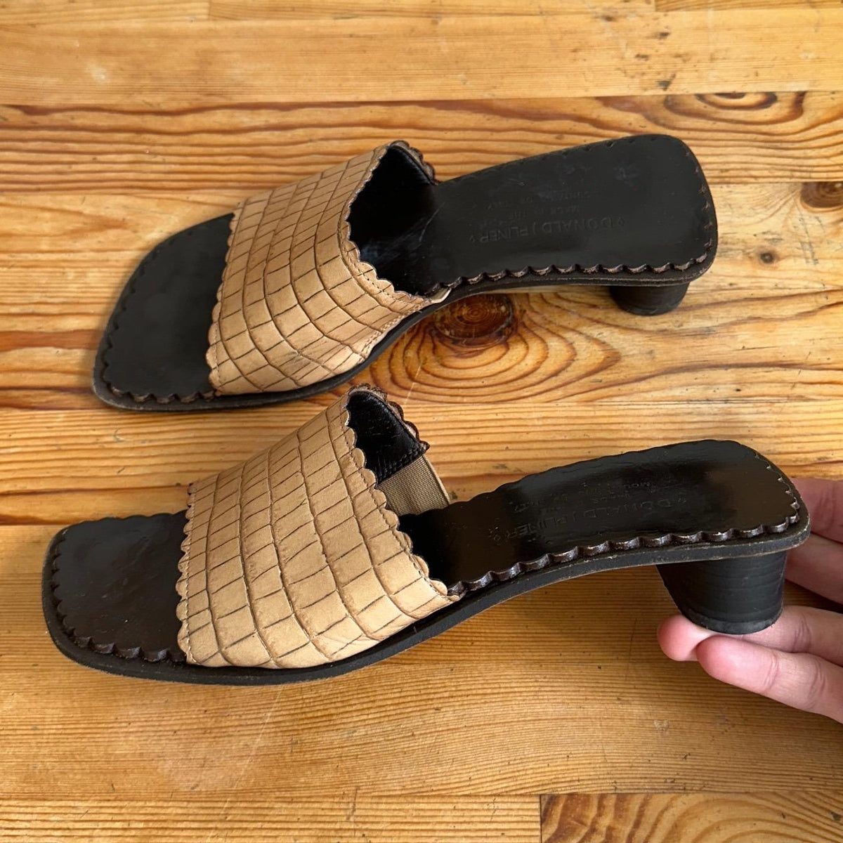 Donald J Pliner Mules Womens 6 Tan Croc Leather Scalloped Heel Vintage 90s