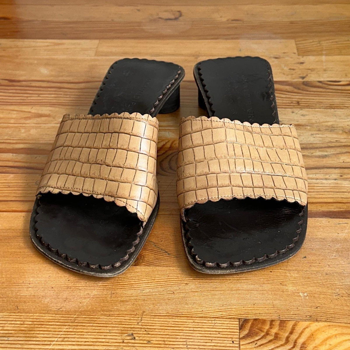Donald J Pliner Mules Womens 6 Tan Croc Leather Scalloped Heel Vintage 90s