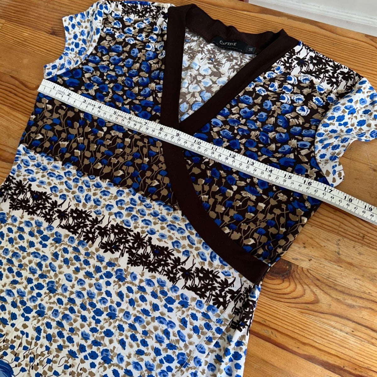 Captive Floral Surplice Top Women L Blue Brown Excellent Asymmetric Hem Y2K Vibe